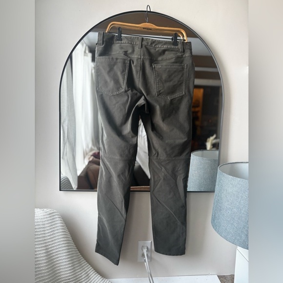 Lululemon | men’s ABC utilitech slim fit pant | size 34 - Picture 3 of 5